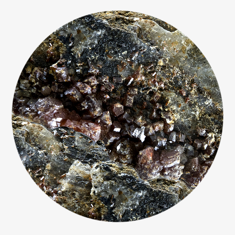 BAMink-Némo Welter-Vanadinite-sous-verre-visuel 02 Visuel 02 de la collection Vanadinite