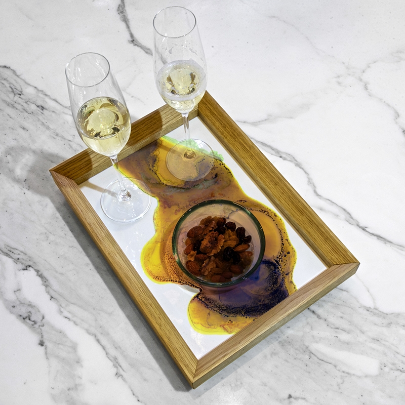 Serving tray by Yannick Pirson