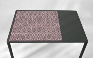 table-basse-BAMosaïc-BAMink-avec-collection-Nemo-Welter-Pink-Flowers-fond-transparent