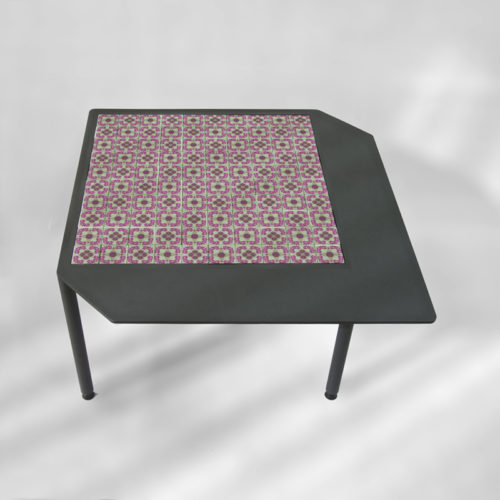 table-basse-acier-BAMosaïc-III-BAMink-fond-neutre-pinkflowers